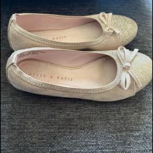 Kelly and Katie ballet flats size 1. Color rose gold